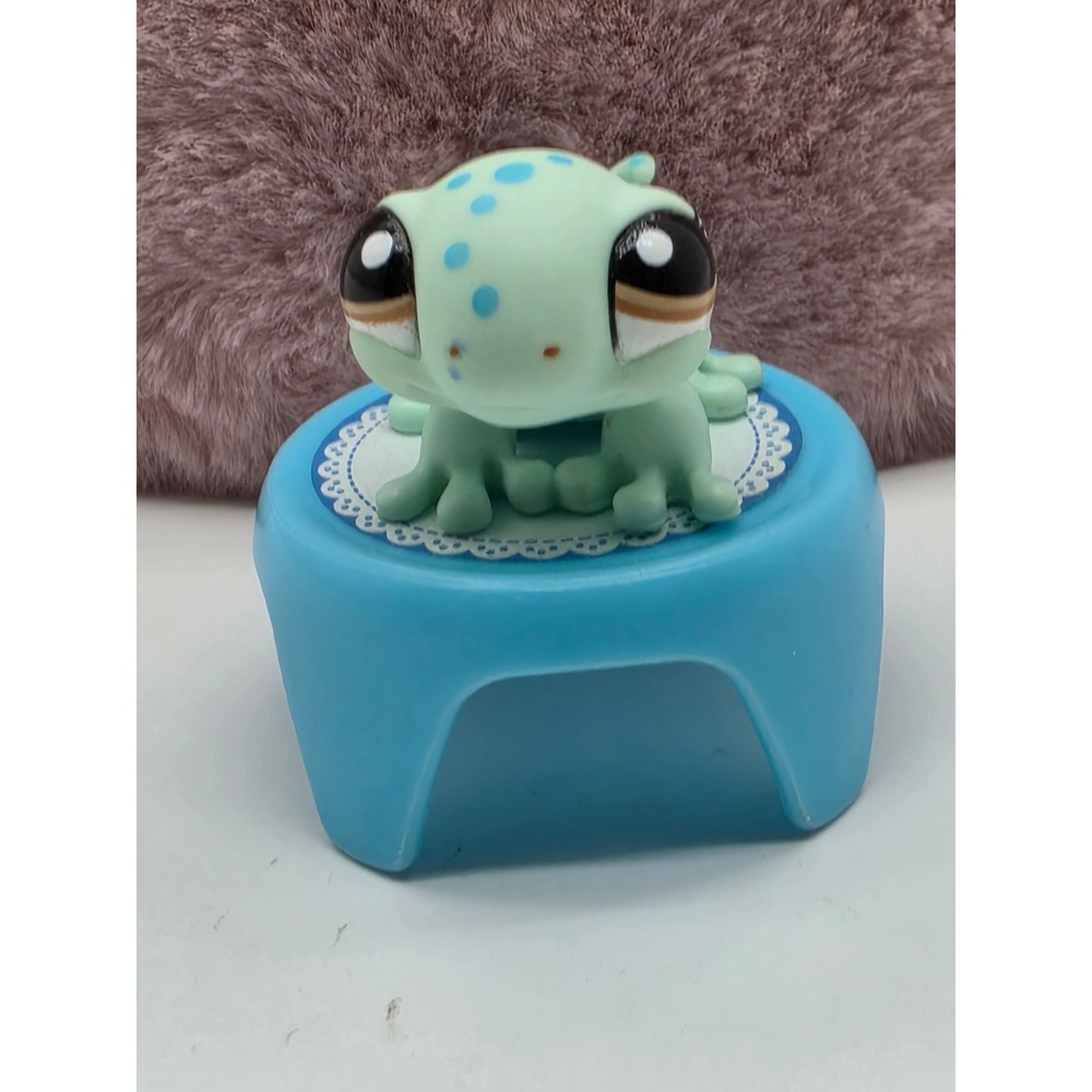 LPS Littlest Pet Shop Gecko #2212 Blue and Green Figure